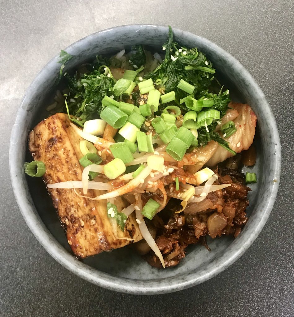 A bibimbap bowl with marinated tofu.